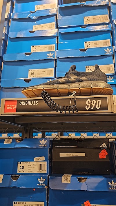 adidas Outlet Store RIVERHEAD